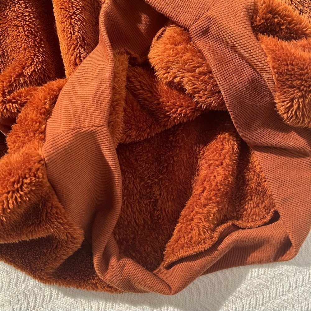 express / rustic orange puffy pullover size medium - Picture 6 of 9